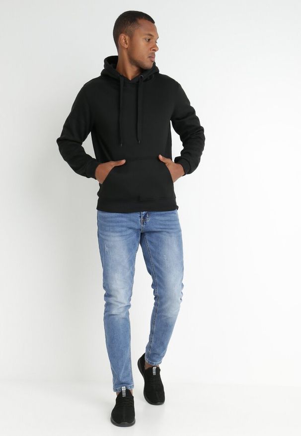 Born2be - Czarna Bluza Evoire. Okazja: na co dzień. Typ kołnierza: kaptur. Kolor: czarny. Styl: casual