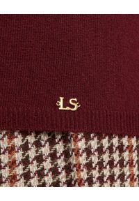 Luisa Spagnoli - LUISA SPAGNOLI - Bordowy sweter z golfem CALCO. Typ kołnierza: golf. Kolor: czerwony. Materiał: materiał, prążkowany. Długość rękawa: długi rękaw. Długość: długie. Wzór: aplikacja