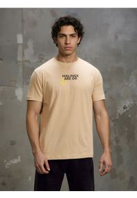 Sinsay - Bawełniana koszulka z napisem - beżowy. Kolor: beżowy. Materiał: bawełna. Wzór: napisy