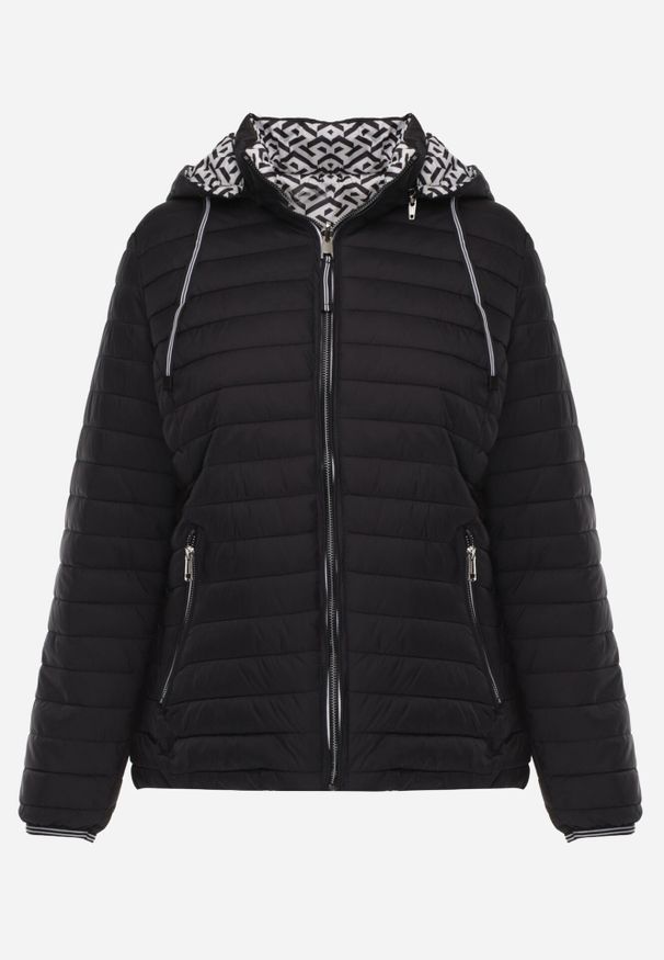 Born2be - Czarna Dwustronna Kurtka Pikowana z Kapturem Zidila. Okazja: na spacer, na co dzień. Typ kołnierza: kaptur. Kolekcja: plus size. Kolor: czarny. Materiał: jeans. Wzór: geometria. Styl: casual, sportowy