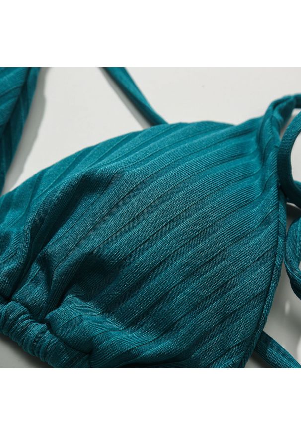 Intica - Bikini trójkątne prążkowane na plażę i basen Tovah. Kolor: zielony. Materiał: prążkowany