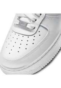 Buty Nike Air Force 1 '07 W DD8959-100 białe. Kolor: biały. Materiał: materiał, skóra, kauczuk. Szerokość cholewki: normalna. Model: Nike Air Force #9