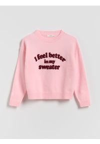 Reserved - Sweter z napisem - pastelowy róż. Kolor: różowy. Materiał: dzianina. Wzór: napisy