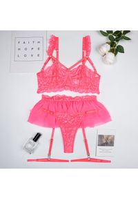 Intica - Komplet bielizny z falbanką i koronką dla kobiet Leontine. Kolor: różowy. Materiał: koronka. Wzór: koronka