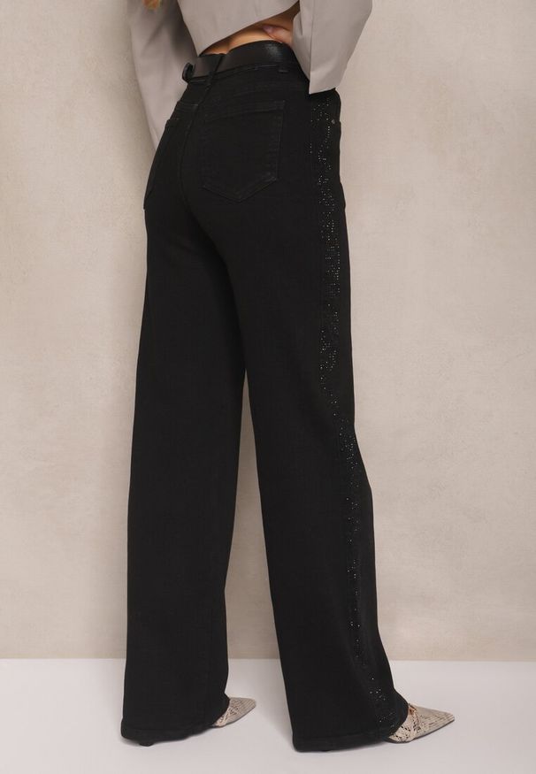Renee - Czarne Szerokie Jeansy High Waist z Cyrkoniowym Zdobieniem Nusamira. Okazja: na co dzień. Stan: podwyższony. Kolor: czarny. Wzór: aplikacja. Styl: elegancki, casual