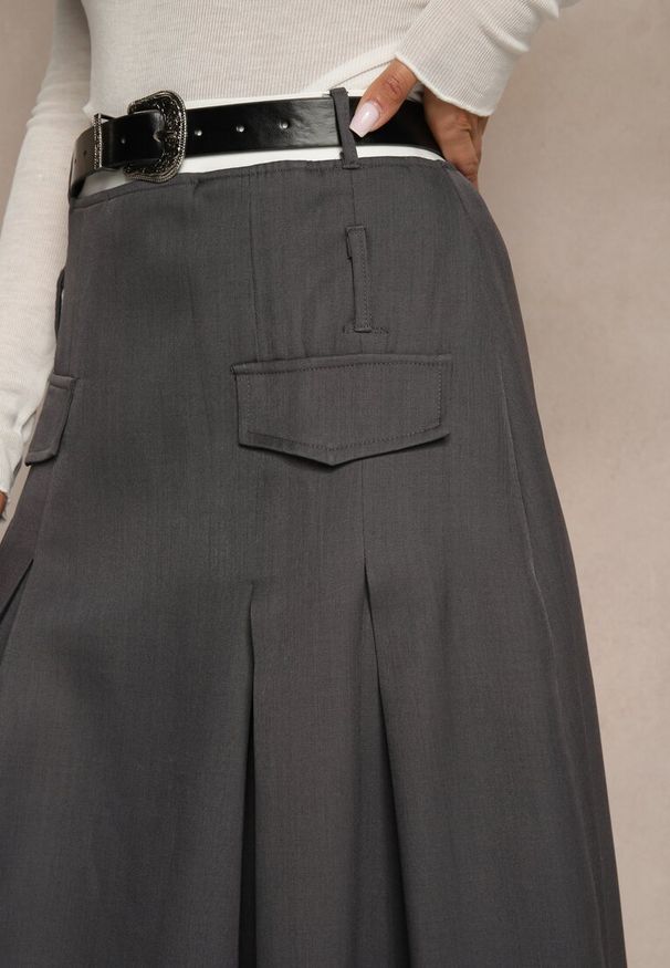 Renee - Szara Spódnica High Waist z Plisami Wykończona Imitacją Kieszeni i Paskiem Evilenes. Okazja: na spotkanie biznesowe, do pracy. Stan: podwyższony. Kolor: szary. Styl: elegancki, biznesowy