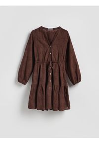 Reserved - Sukienka z haftem - ciemnobrązowy. Kolor: brązowy. Materiał: tkanina, bawełna. Wzór: haft #1