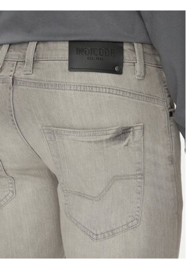 INDICODE Szorty jeansowe Kaden Holes 70-104 Szary Regular Fit. Kolor: szary. Materiał: bawełna