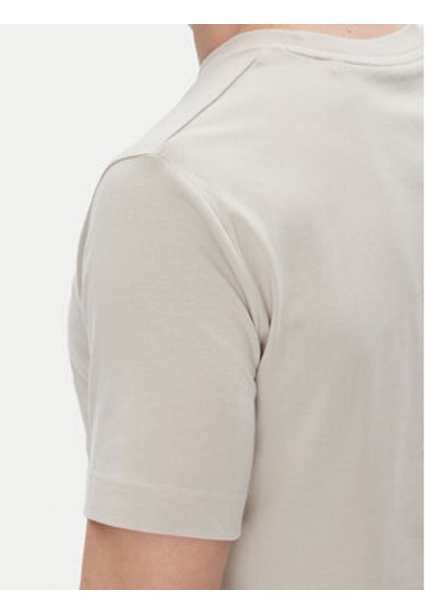 Marc O'Polo T-Shirt 526 2012 51154 Beżowy Regular Fit. Typ kołnierza: polo. Kolor: beżowy. Materiał: bawełna