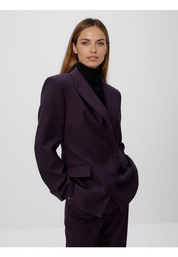 Reserved - Marynarka z wiskozą - fioletowy. Kolor: fioletowy. Materiał: wiskoza. Wzór: gładki