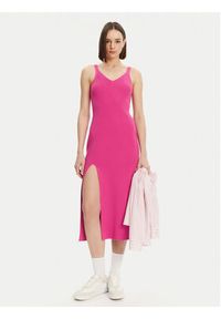 Lacoste Sukienka dzianinowa EF9270 Różowy Slim Fit. Kolor: różowy. Materiał: syntetyk