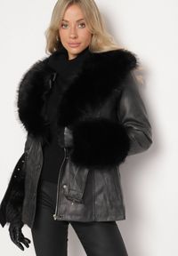 Born2be - Czarna Kurtka z Imitacji Skóry z Futrzanymi Wstawkami i Paskiem Etinara. Okazja: na co dzień. Kolor: czarny. Materiał: skóra, futro. Długość rękawa: długi rękaw. Długość: długie. Sezon: zima. Styl: casual, elegancki #5