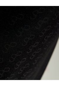 SAKS POTTS - Czarna sukienka Simple. Kolor: czarny. Materiał: materiał. Długość rękawa: długi rękaw. Wzór: aplikacja, nadruk. Długość: midi #2