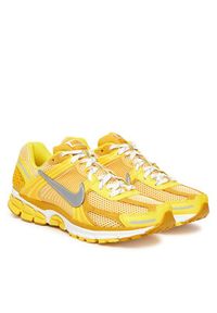 Nike Sneakersy Zoom Vomero 5 PRM FJ4453 765 Żółty. Kolor: żółty. Materiał: mesh. Model: Nike Zoom #6