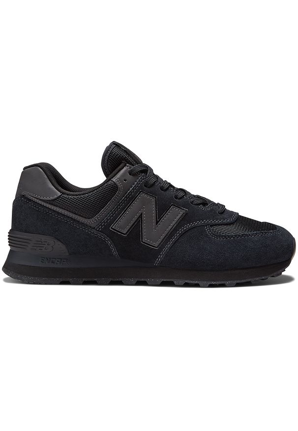 Buty New Balance ML574EVE – czarne. Okazja: na co dzień. Kolor: czarny. Materiał: materiał, guma, zamsz. Szerokość cholewki: normalna. Model: New Balance 574