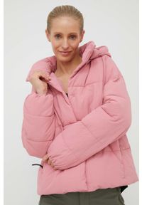 outhorn - Outhorn kurtka damska kolor różowy zimowa oversize. Kolor: różowy. Materiał: materiał. Sezon: zima
