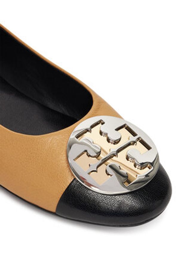 Tory Burch Baleriny Claire Cap-Toe Ballet 156309 Beżowy. Kolor: beżowy. Materiał: skóra