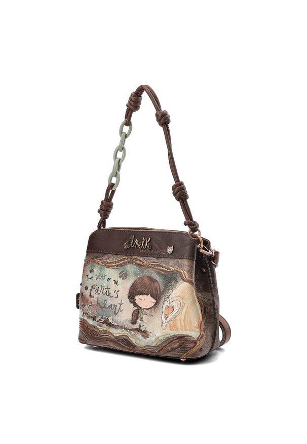 Brązowa Torebka Anekke Modna Listonoszka Damska Z Laleczką. Kolor: brązowy. Wzór: aplikacja. Materiał: zdobione, skórzane. Styl: casual, elegancki