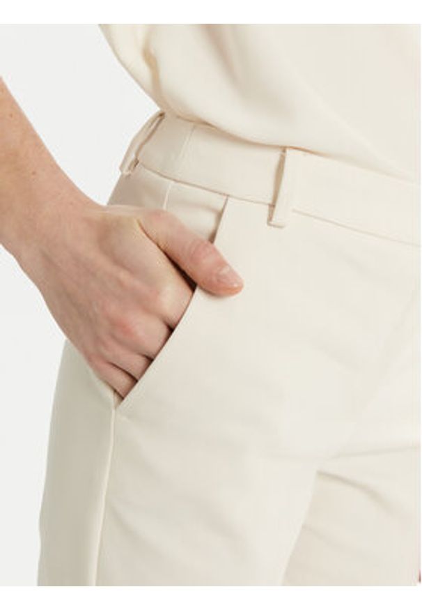 Marella Chinosy Irlanda 2515131021 Biały Slim Fit. Kolor: biały. Materiał: bawełna, syntetyk