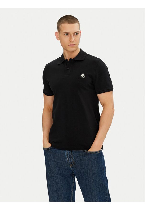 Moose Knuckles Polo Everett M34MT712 Czarny Slim Fit. Typ kołnierza: polo. Kolor: czarny. Materiał: bawełna