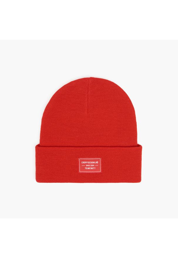 Cropp - Czerwona czapka beanie - Czerwony. Kolor: czerwony. Materiał: poliester, syntetyk, materiał, włókno, dzianina. Styl: klasyczny