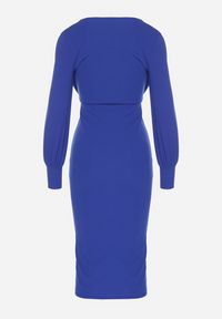 Born2be - Niebieska Dopasowana Sukienka Koktajlowa z Kopertowym Dekoltem Redalia. Okazja: na imprezę. Typ kołnierza: dekolt kopertowy. Kolor: niebieski. Typ sukienki: kopertowe. Styl: wizytowy #3
