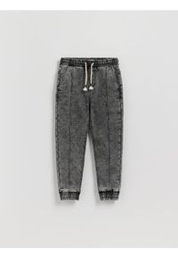 Reserved - Jeansy jogger - jasnoszary. Kolor: szary
