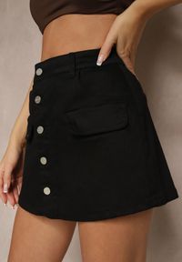 Renee - Czarne Spódnico-Szorty z Bawełną i Ozdobnymi Guzikami Sorisia. Okazja: na co dzień. Stan: podwyższony. Kolor: czarny. Materiał: bawełna. Styl: elegancki, casual