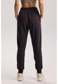 ROUGH RADICAL - Damskie spodnie dresowe Rough Radical Cotton Active Joggers. Kolor: szary. Materiał: dresówka