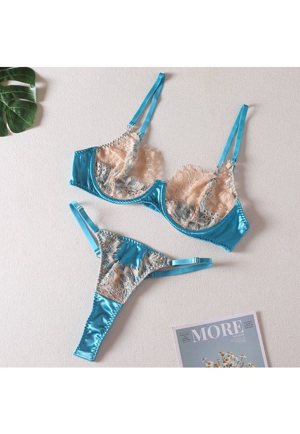 Intica - Strój kąpielowy z koronką i satynowymi akcentami na plażę Heidelore. Kolor: niebieski. Materiał: satyna, koronka. Wzór: koronka