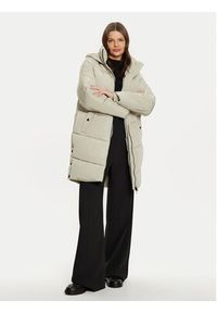 Vero Moda Płaszcz zimowy Halsey 10290436 Beżowy Regular Fit. Kolor: beżowy. Materiał: syntetyk. Sezon: zima #5