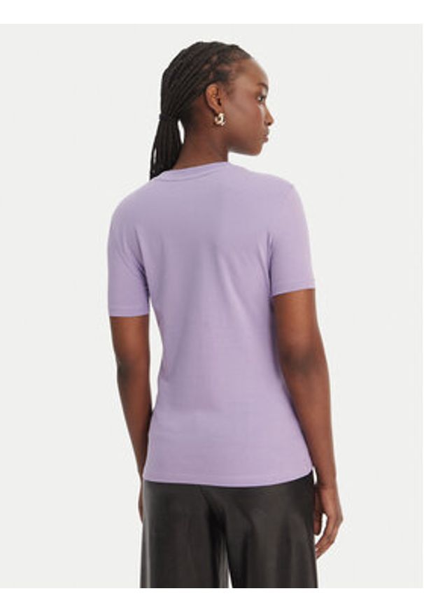 Versace Jeans Couture T-Shirt 80HAHE01 CJ02E Fioletowy Slim Fit. Kolor: fioletowy. Materiał: bawełna