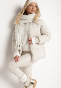 Born2be - Jasnobeżowa Pudełkowa Kurtka Pikowana z Kapturem Anena. Typ kołnierza: kaptur. Kolor: beżowy. Styl: elegancki #2