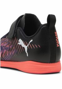 Puma - Młodzieżowe buty piłkarskie FUTURE 8 PLAY TT V PUMA Black White Glowing Red. Kolor: biały, czarny, czerwony, wielokolorowy. Sport: piłka nożna