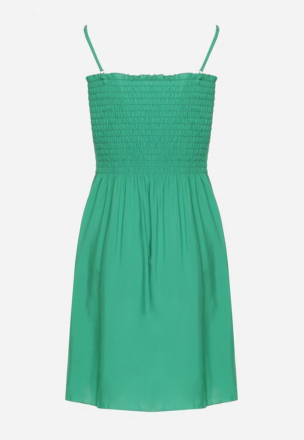 Born2be - Zielona Bawełniana Sukienka na Ramiączkach z Marszczonym Dekoltem Krisele. Okazja: na co dzień, na randkę, na spacer. Kolor: zielony. Materiał: bawełna. Długość rękawa: na ramiączkach. Sezon: lato. Typ sukienki: proste. Styl: casual