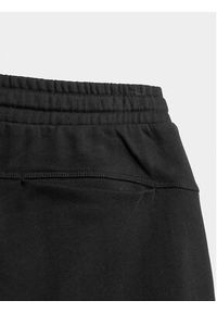 outhorn - Outhorn Spodnie dresowe OTHAW23TTROM442 Czarny Regular Fit. Kolor: czarny. Materiał: dresówka, bawełna #2