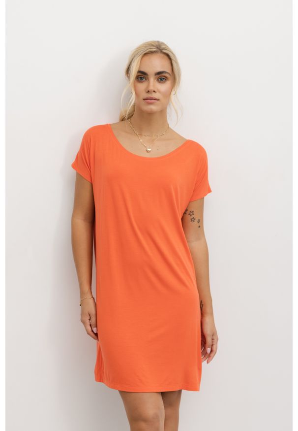 SUKIENKA ALICE MODAL GREJPFRUTOWA M - Flawless. Okazja: na spotkanie biznesowe, do pracy. Materiał: skóra, włókno, dresówka, bawełna, materiał. Typ sukienki: proste, oversize. Styl: biznesowy, klasyczny. Długość: mini