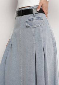 Born2be - Jasnoniebieska Jeansowa Spódnica o Rozkloszowanym Fasonie z Paskiem Firlana. Kolor: niebieski. Materiał: jeans #7