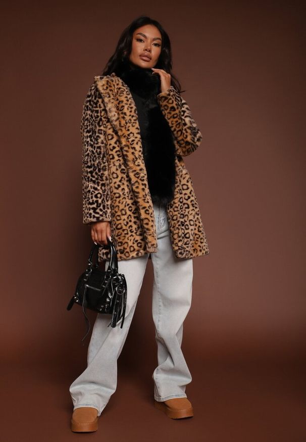 Renee - Beżowy Futrzany Płaszcz w Panterkę o Jednorzędowym Kroju z Kieszeniami Lorenciah. Okazja: na co dzień. Kolor: beżowy. Materiał: futro. Wzór: motyw zwierzęcy. Styl: wizytowy, casual, elegancki