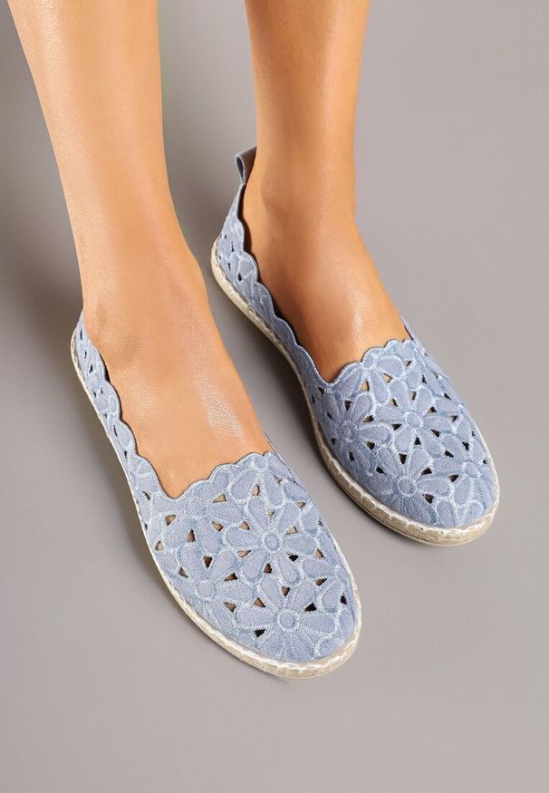 Born2be - Jasnoniebieskie Espadryle z Ażurową Cholewką Mevarise. Okazja: na co dzień, na spacer. Kolor: niebieski. Szerokość cholewki: normalna. Wzór: ażurowy. Styl: klasyczny, casual