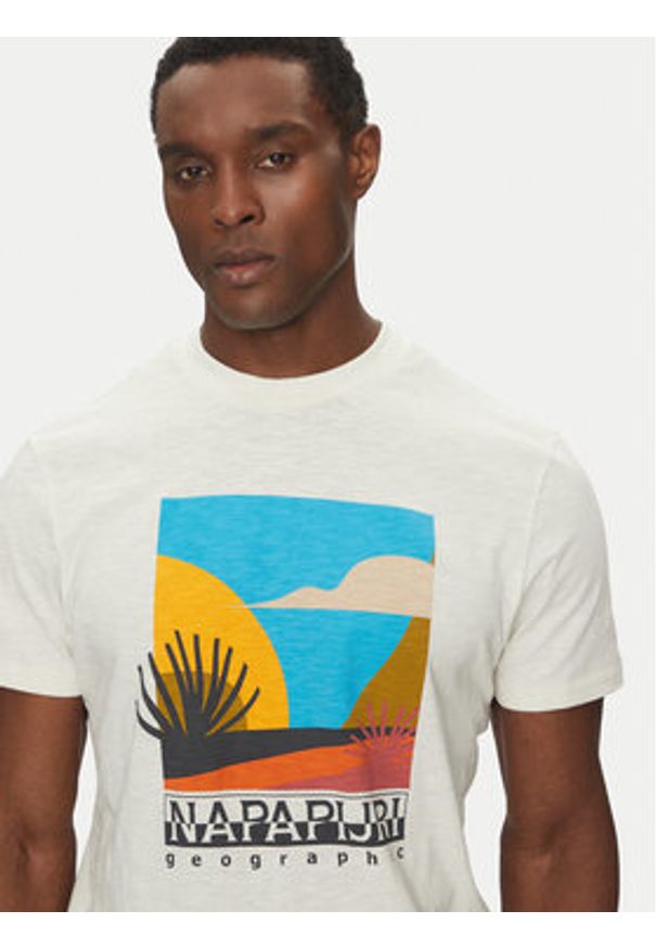 Napapijri T-Shirt S-Arbia NP0A4IE3 Écru Regular Fit. Materiał: bawełna