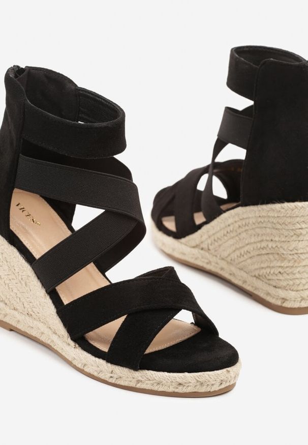 Born2be - Czarne Sandały Vices na Plecionym Koturnie w Stylu Boho Telomaris. Okazja: na co dzień. Kolor: czarny. Obcas: na koturnie. Styl: boho