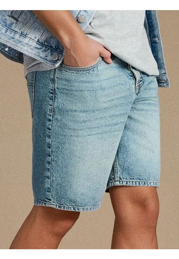 Sinsay - Szorty jeansowe loose - zielony. Kolor: zielony