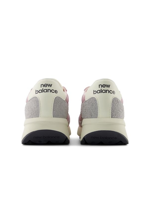 Buty unisex New Balance U370DB – różowe. Kolor: różowy. Materiał: zamsz, skóra. Szerokość cholewki: normalna. Sezon: lato