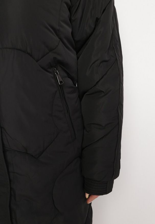 Born2be - Czarna Pikowana Kurtka z Kapturem Fariana. Typ kołnierza: kaptur. Kolor: czarny