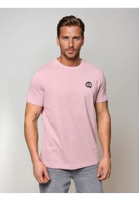 Sinsay - Bawełniana koszulka z krótkim rękawem - różowy. Kolor: różowy. Materiał: bawełna. Długość rękawa: krótki rękaw. Długość: krótkie #1