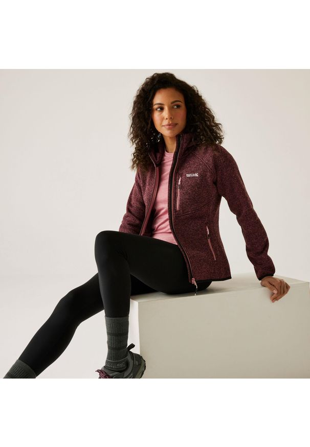 Regatta - Polar damski rozsuwany z kapturem Newhill. Typ kołnierza: kaptur. Kolor: różowy. Materiał: polar. Wzór: melanż. Sport: turystyka piesza