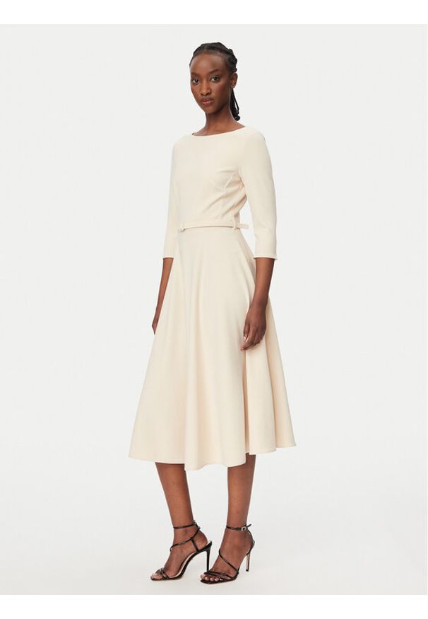 Rinascimento Sukienka koktajlowa CFC0127892003 Beżowy Regular Fit. Kolor: beżowy. Materiał: syntetyk. Styl: wizytowy