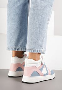 Born2be - Biało-Różowe Sneakersy za Kostkę Olivarre. Okazja: na co dzień, na spacer. Wysokość cholewki: za kostkę. Zapięcie: rzepy. Kolor: biały. Materiał: jeans, skóra. Sport: turystyka piesza #4