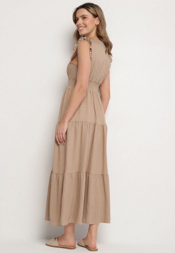 Born2be - Beżowa Wiskozowa Sukienka z Falbankami Sadoline. Okazja: na co dzień. Typ kołnierza: kołnierz z falbankami. Kolor: beżowy. Materiał: wiskoza. Styl: casual, boho